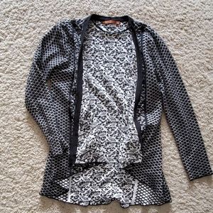 Beautiful Gray & Ivory Belldini sweater Medium